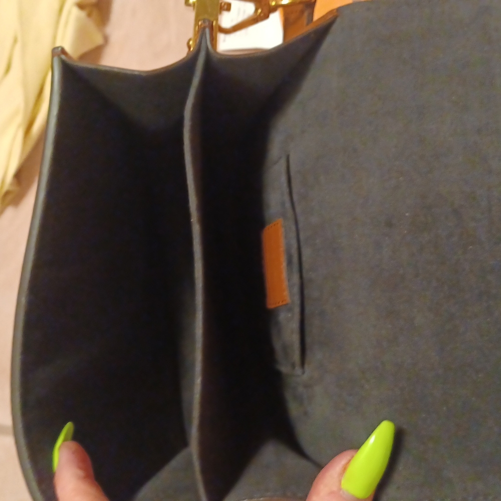 Reverse Monogram Authentic Louis Vuttion Daphine - image 5